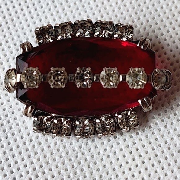 Deep Red Garnet Faceted Glass Beveled Vintage Silver Tone Rhinestone Brooch EUC - Picture 6 of 10